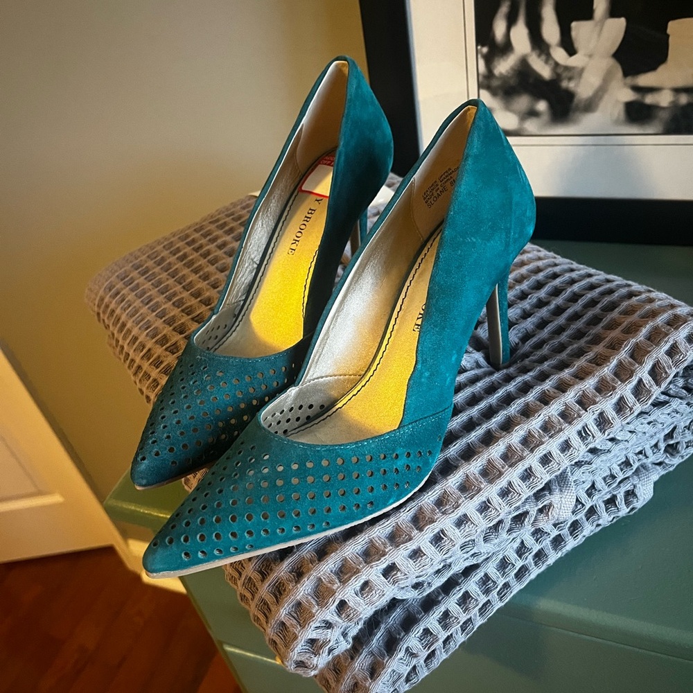 NWOT Audrey Brooke size 8 pumps